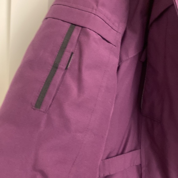 Winter Parka. Down. Plum colour. As warm as Canada Goose. Knee Length - Picture 5 of 8